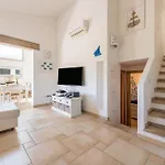 Casa Il Bouganville